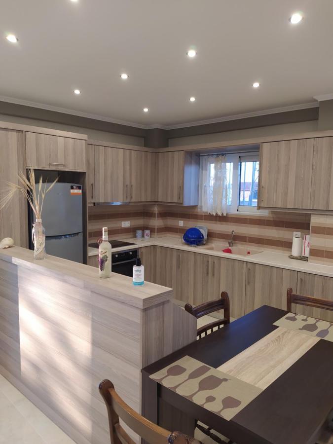 Villa Just Constructed! Gastuni Exterior foto
