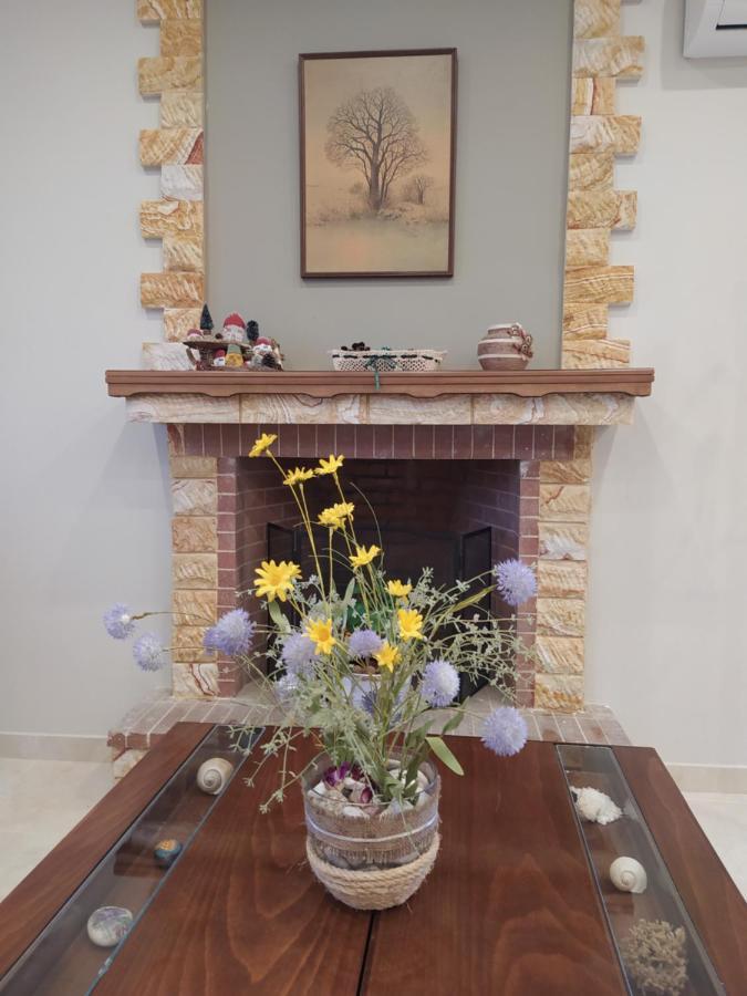 Villa Just Constructed! Gastuni Exterior foto